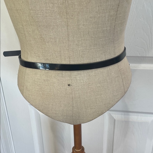 Vintage Classic Black Slim Women's Belt Gold Buckle women’s size 6 - Picture 3 of 7